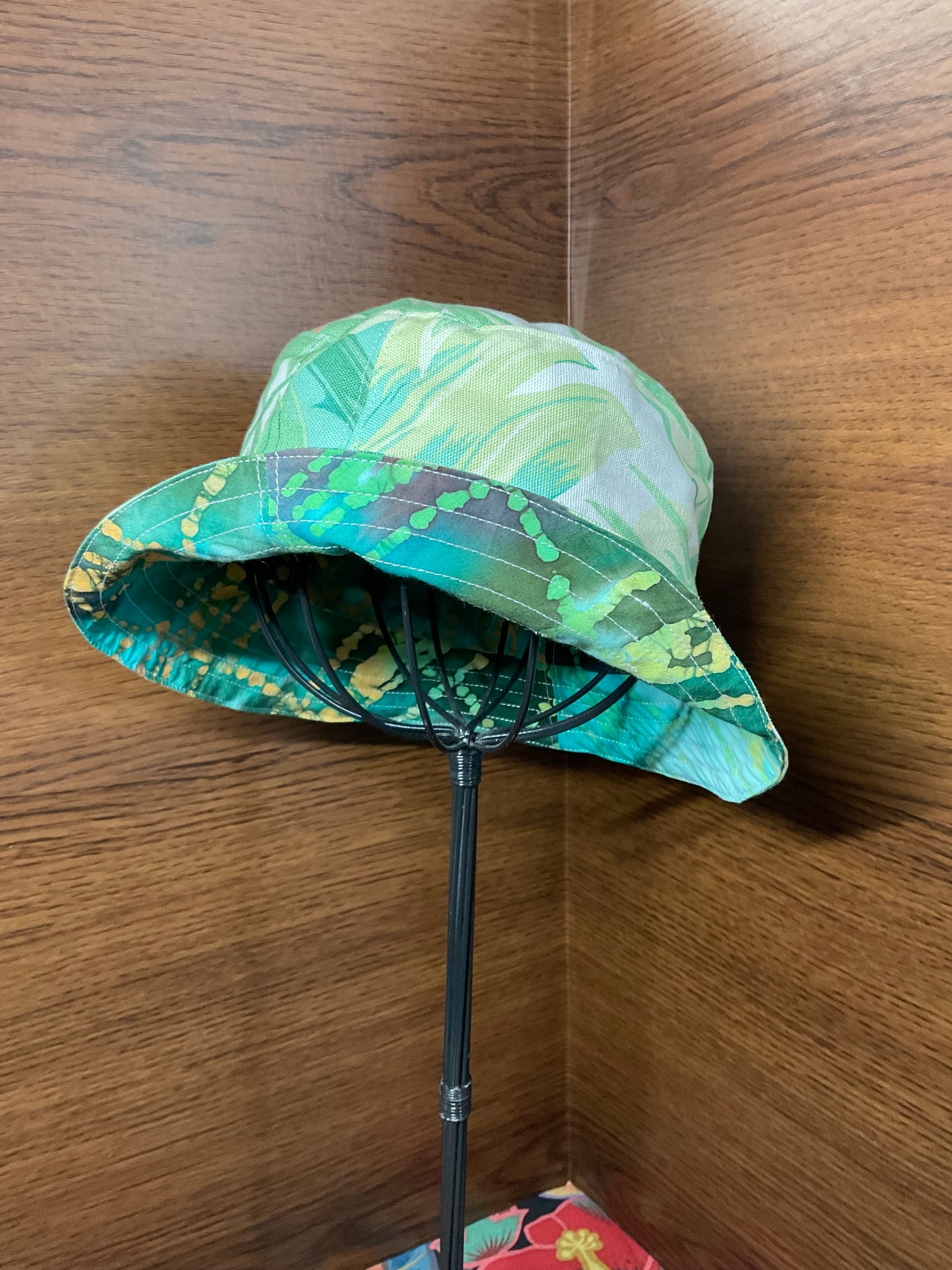 Bucket Hat & Quilted Clutch Set White with Palm Leaves