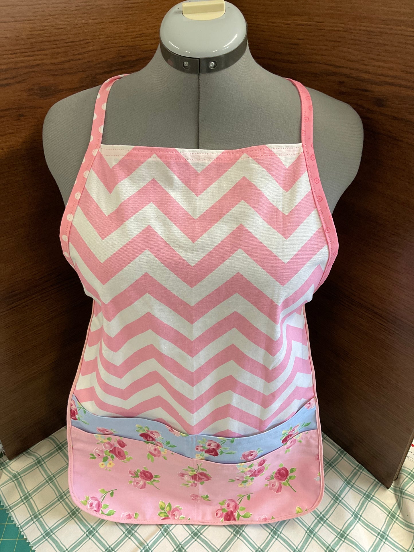 Apron Pink Chevron Canvas